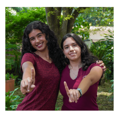¡Felicitaciones a nuestro equipo de contraloría estudiantil! Verónica Prieto y Ana Paula García.